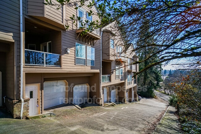 Building Photo - 2623 NE Rocky Butte Rd