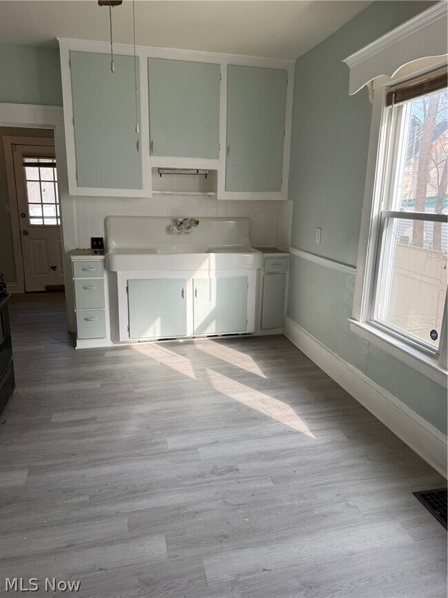 Building Photo - 3704 Walton Ave