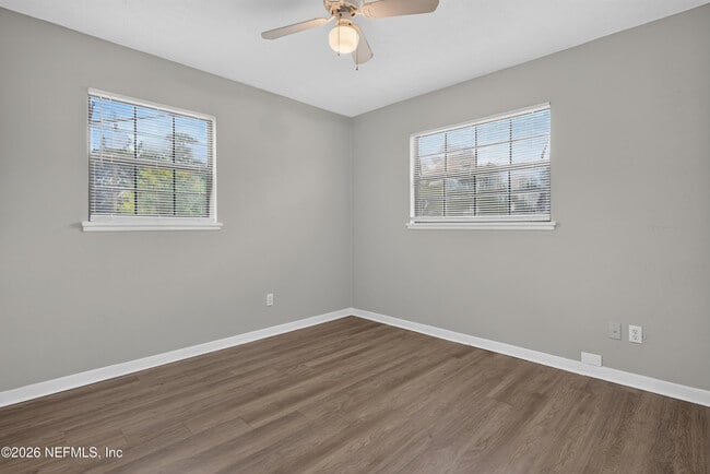 Building Photo - 255 Woodside Dr
