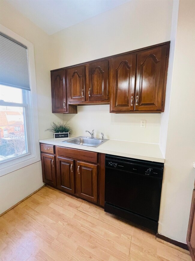 Building Photo - 39 W 35th St