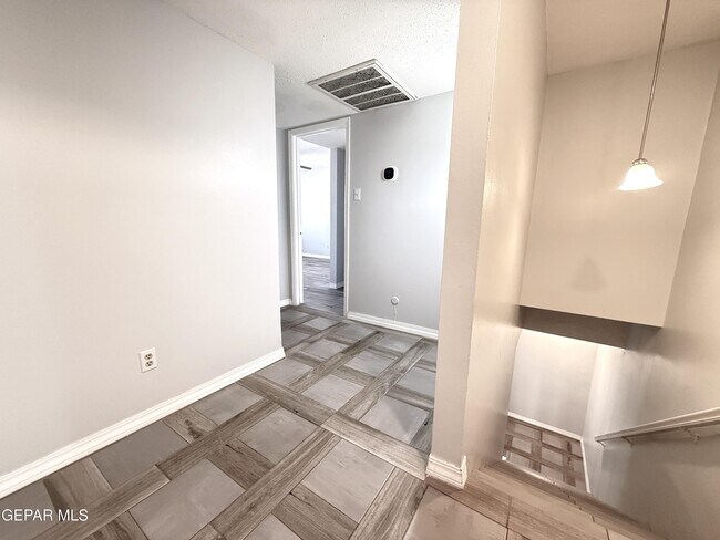 Building Photo - 4800 N Stanton St