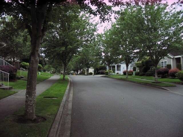 Building Photo - DUPONT! 3 BEDROOM 2.5 BATH CONDO WITH 2 CA...