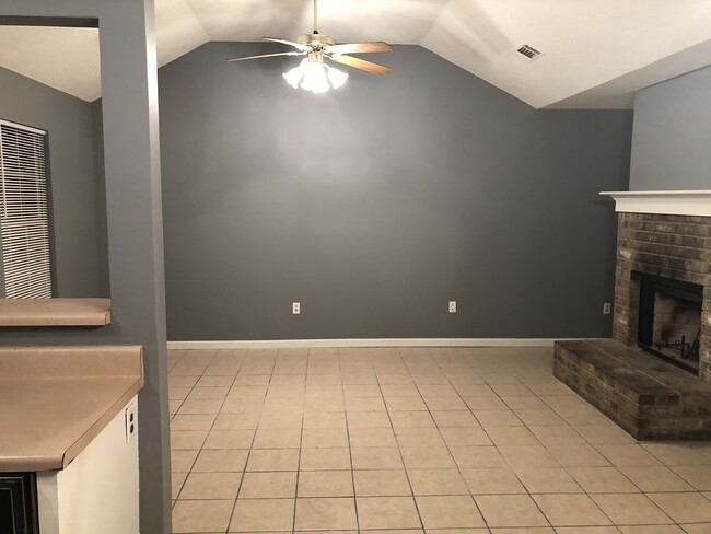 Building Photo - 5495 Emerald Hills Dr