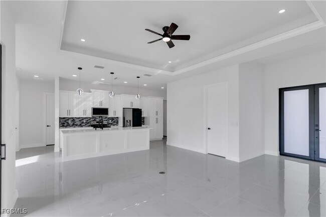 Building Photo - 6005 Queen Ave N