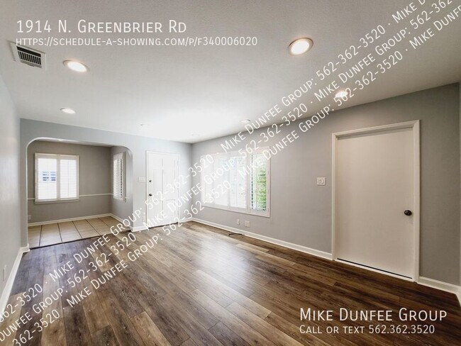 Building Photo - 1914 N Greenbrier Rd