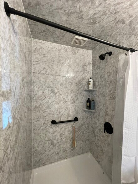 Building Photo - 1437 Quarry Ave NW