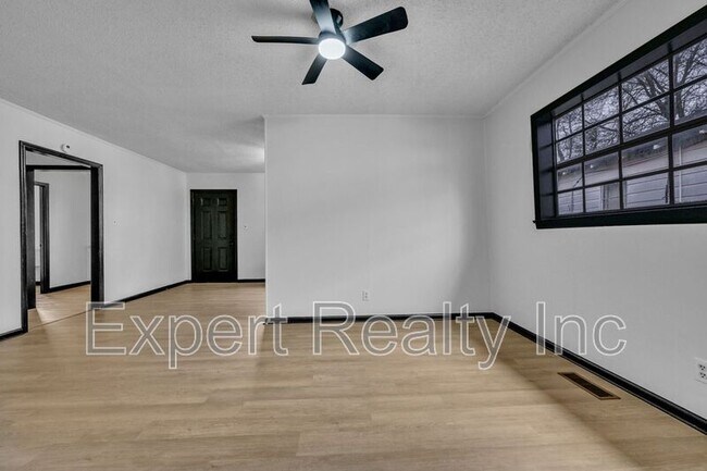 Building Photo - 117 62nd St