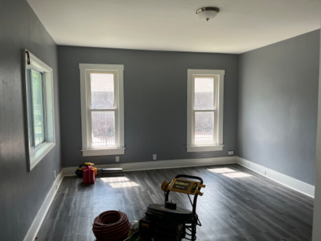 Building Photo - 507 N Ash St