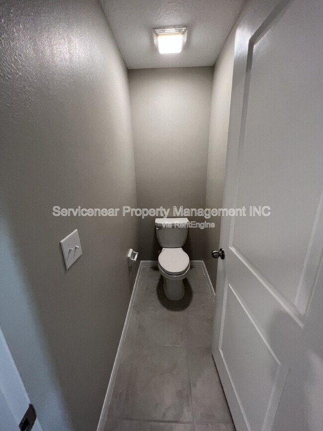 Building Photo - 12032 MIracle Mile Dr