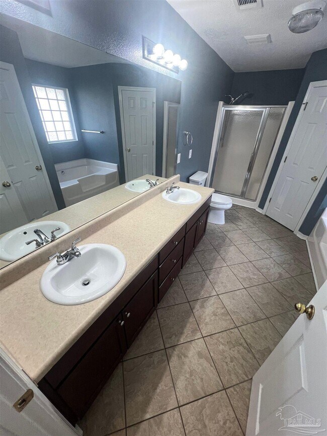 Building Photo - 4804 Ribault Ln