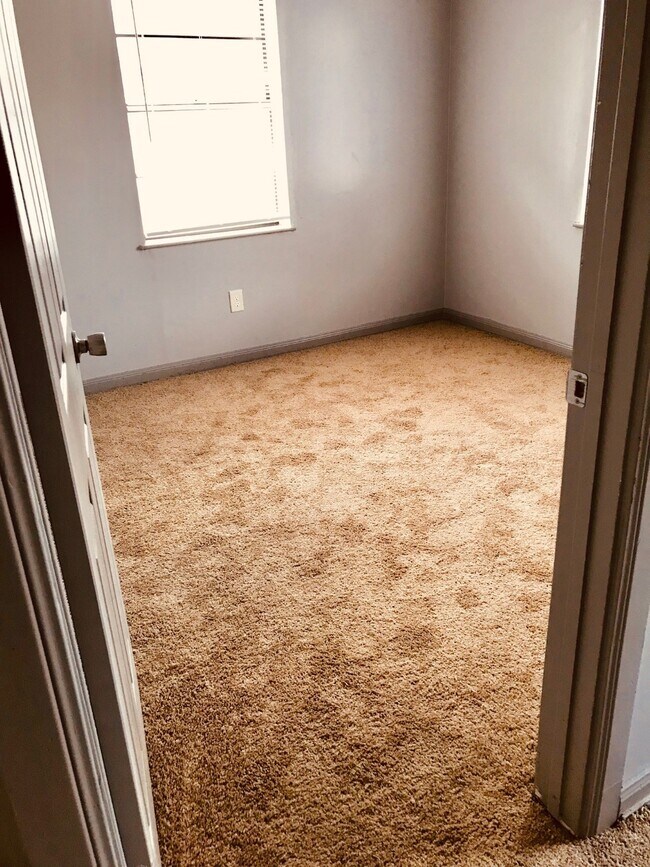 Building Photo - 8717 Spaulding St