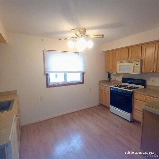 Building Photo - 421 Ulster St