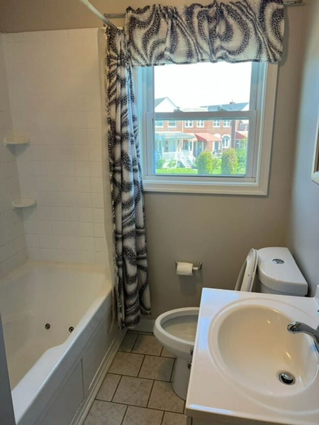 Building Photo - Brink Townhome/Row home in Dundalk