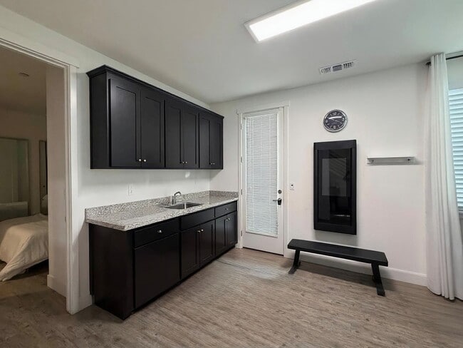 Building Photo - Luxury 4BR Home with Dual Side Yards, Putting Green & Zen-Inspired Master Suite