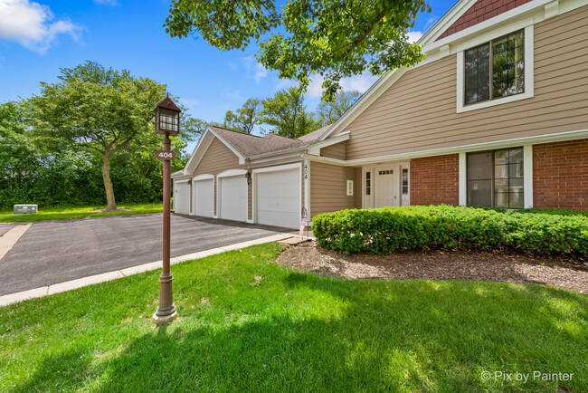 Building Photo - 404 Sandalwood Ln