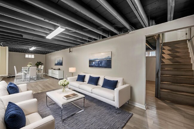 Building Photo - 210 Vest Ave