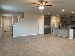 Building Photo - 271 Kinsley Wy