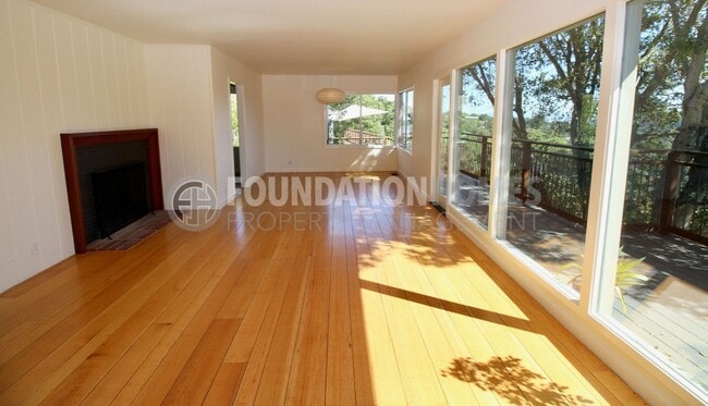 Building Photo - 4BD/2BA San Anselmo Home on a Cul-De-Sac!  Mount Tam Views!  Large Yard!   FOUNDATION