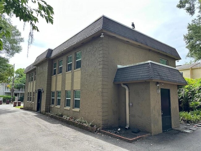 Primary Photo - 726 Edgewater Dr