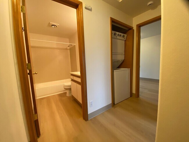 Building Photo - 4257 Wintergreen Cir