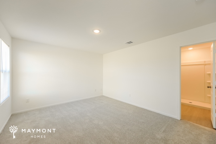 Building Photo - 747 Meadow Dr