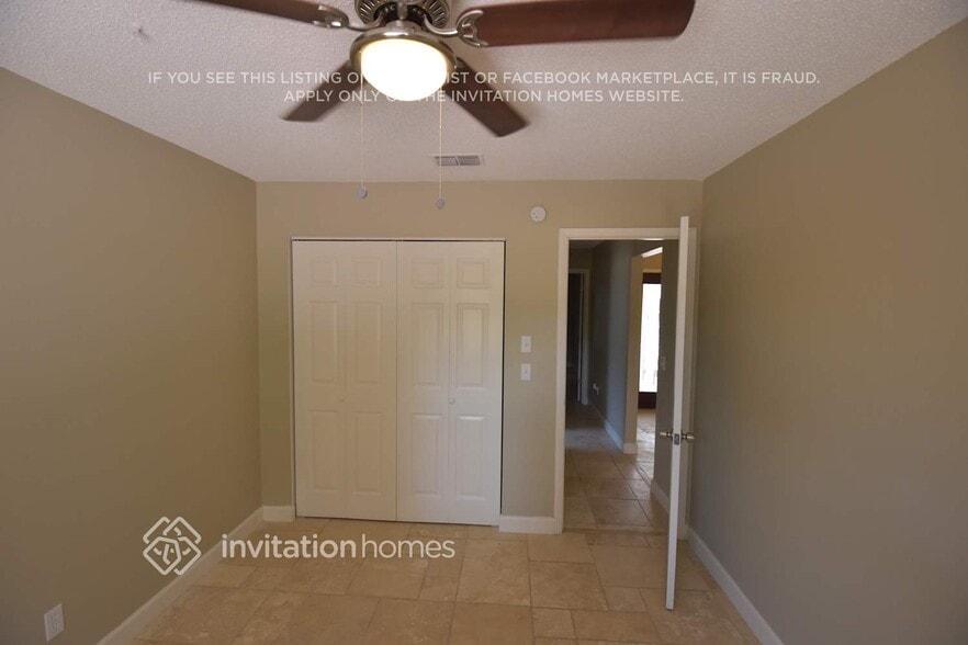 Building Photo - 1617 Carter Oaks Dr