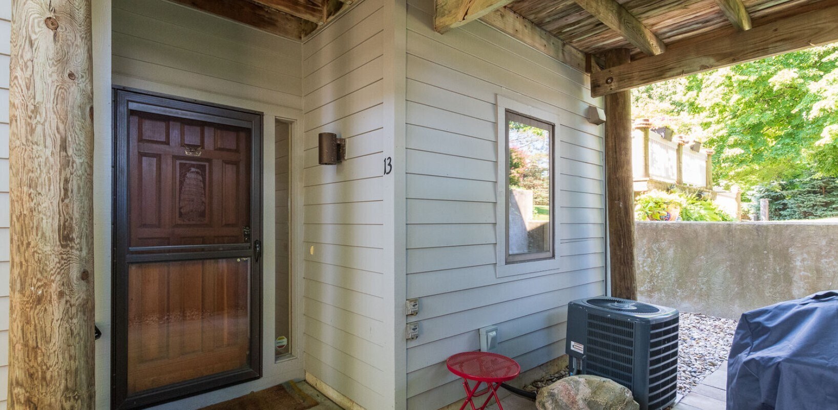 Building Photo - 230 Oak St