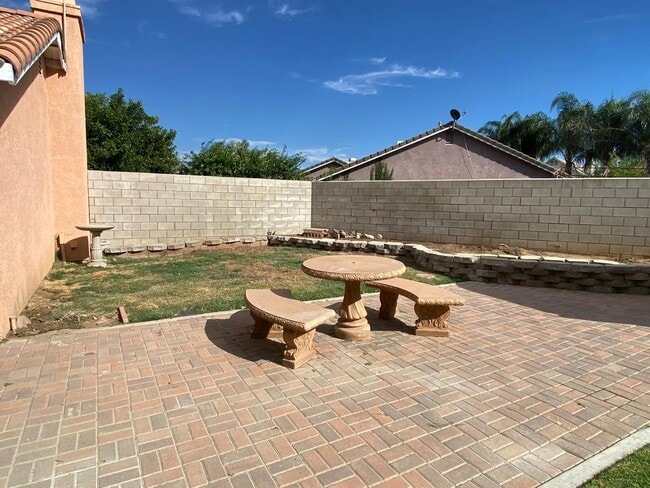 Building Photo - 4414 Royal Pine Cir