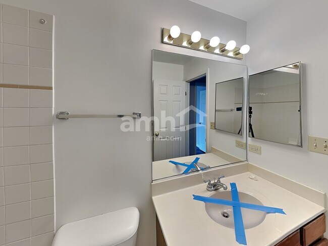 Building Photo - 2402 Wild Cherry Ct