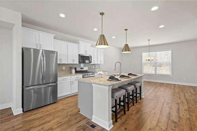 Building Photo - 1230 Ainsworth Alley