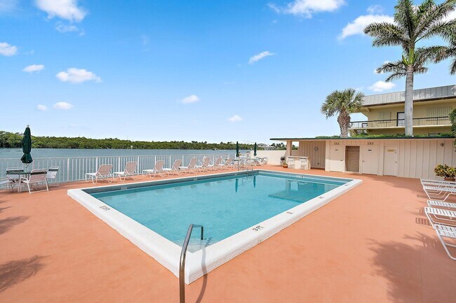 Building Photo - 225 S Beach Rd