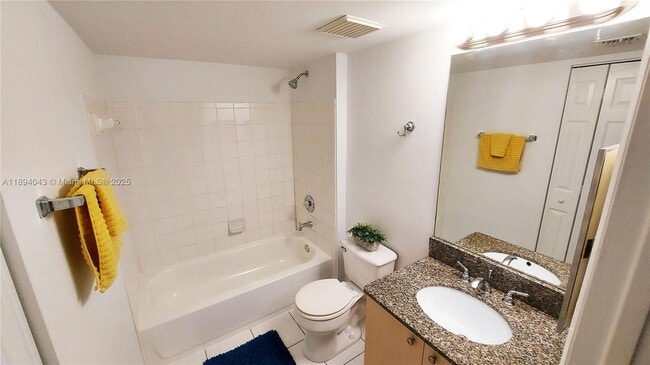 Building Photo - 2457 Centergate Dr