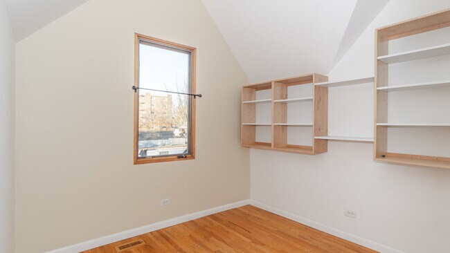 Building Photo - 343 Ashland Ave