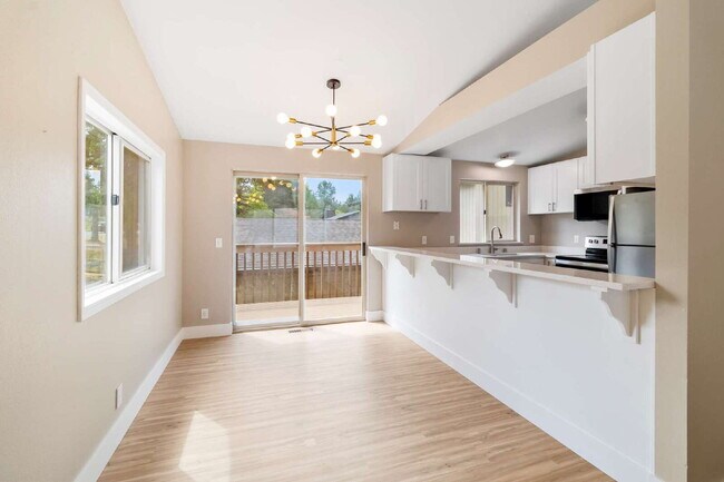 Building Photo - Modern 4-Bedroom Retreat Near Lake Whatcom...