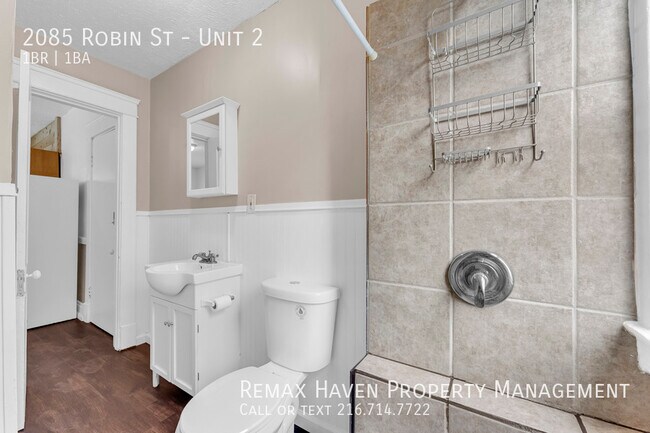 Building Photo - 2085 Robin St