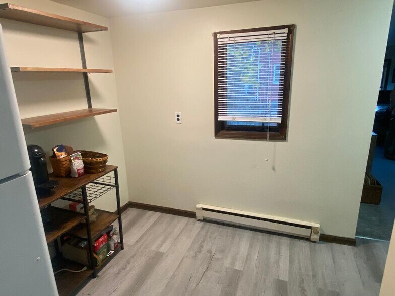 Dining Area - 213 Hamburg Tpke