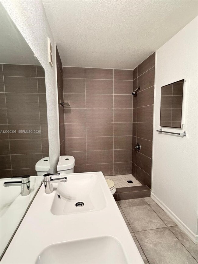 Building Photo - 12950 Vista Isles Dr
