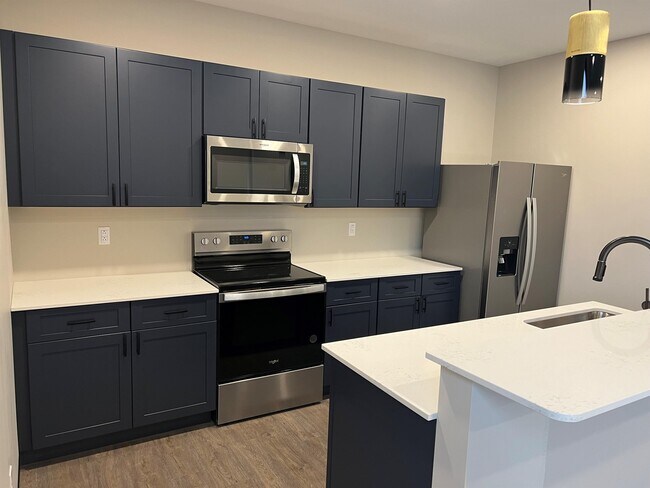 Building Photo - 104 E Market St