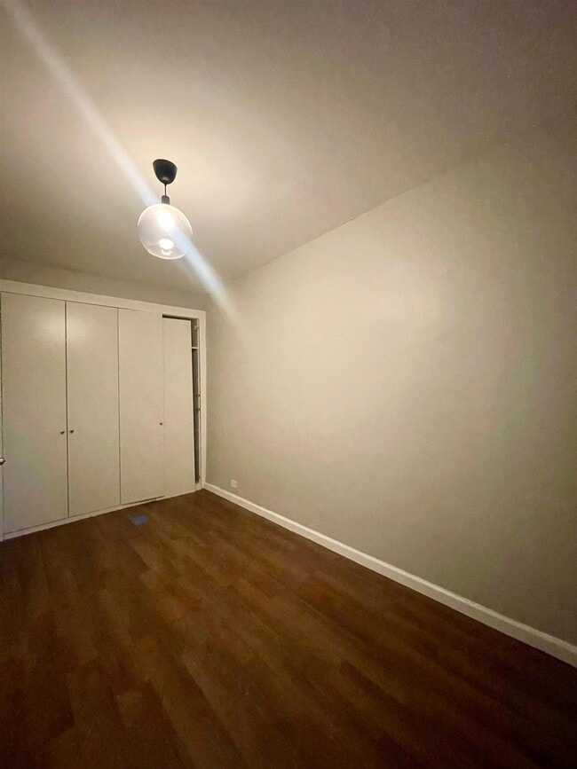 Building Photo - 162 Nelson Ave