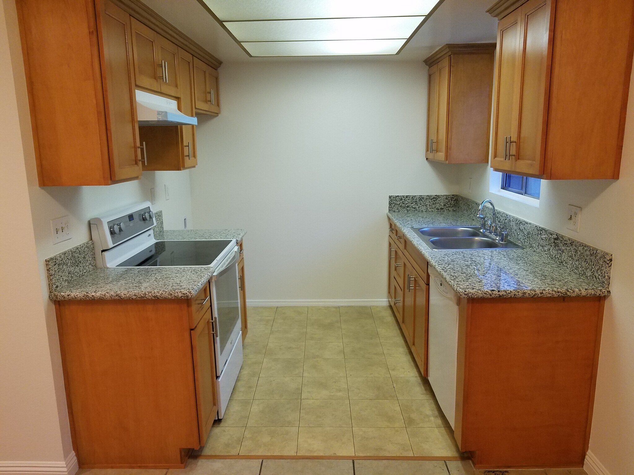 Building Photo - 2612 Mathews Ave