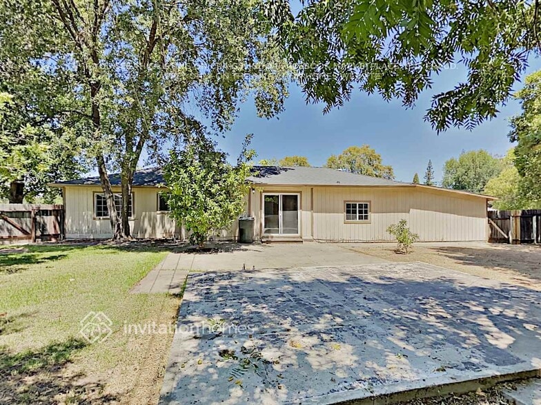 Building Photo - 4640 Plantation Dr