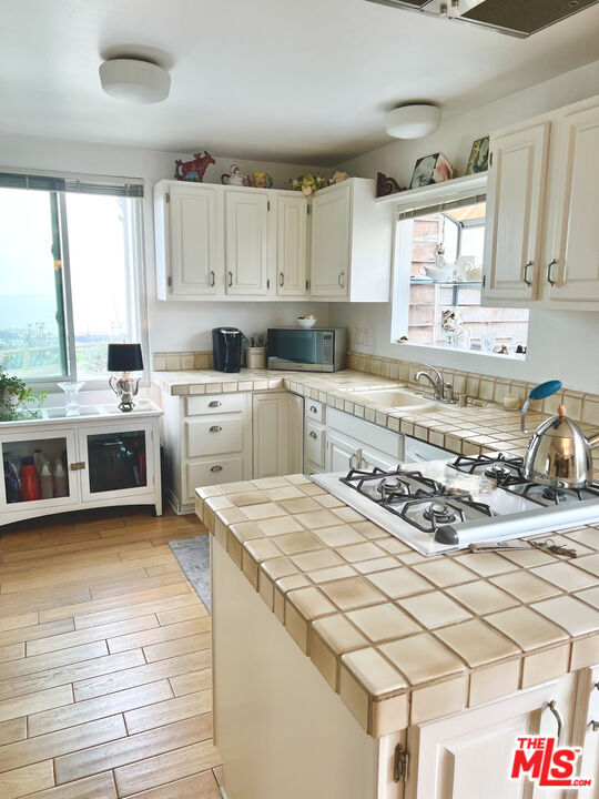 Building Photo - 6232 Tapia Dr