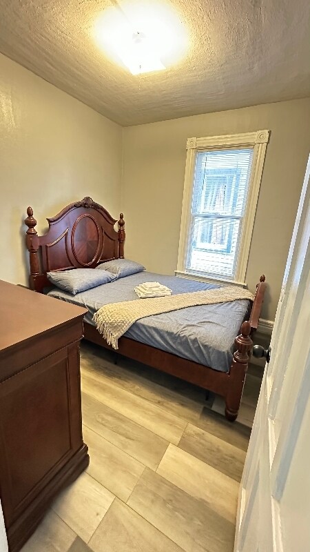 Building Photo - 710 Mulberry St