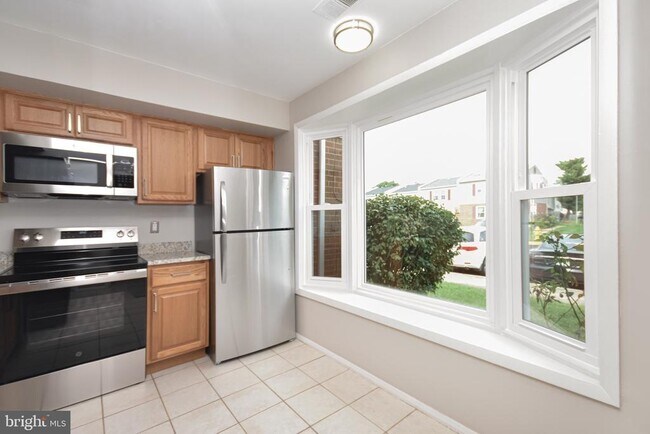 Building Photo - 8853 Teakwood Ct