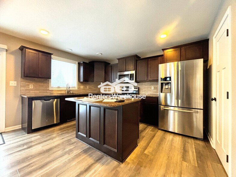 Building Photo - 20 NE Badger Ln