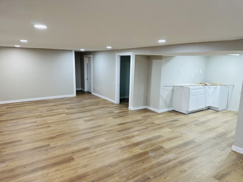 Building Photo - 19 E 1300 S