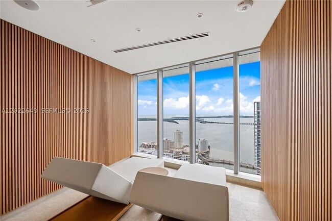 Building Photo - 300 S Biscayne Blvd