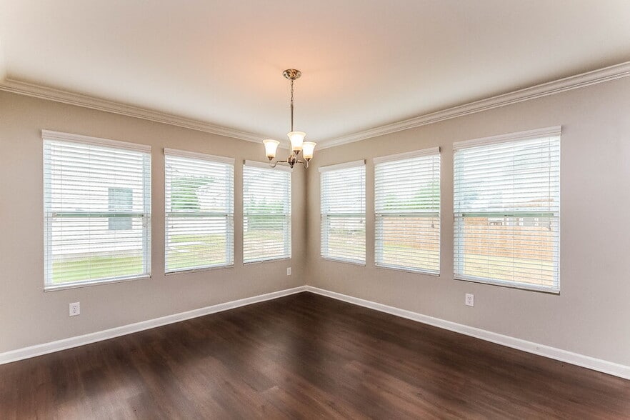 Building Photo - 1120 Black Diamond Dr