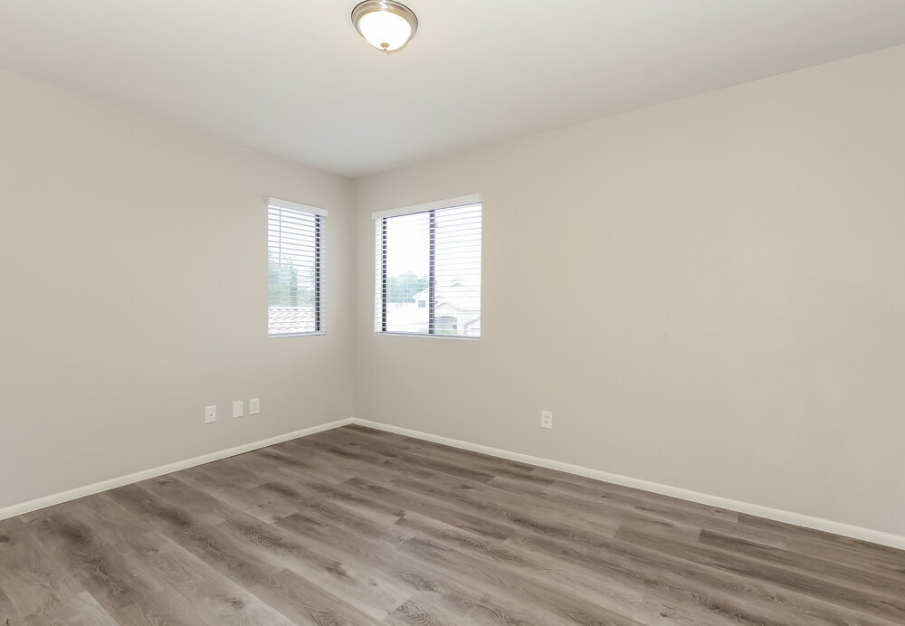 Building Photo - 2165 E Donald Dr