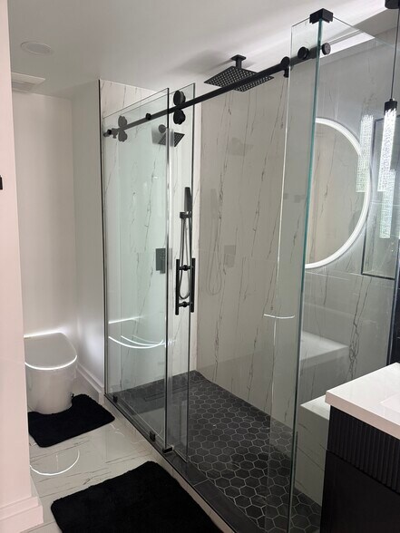 Building Photo - 145 15th St NE